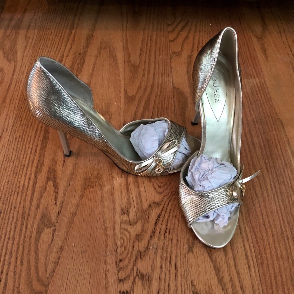 Guess Excellent Condition Gold 4” Heels